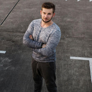 Artur Achziger Photo