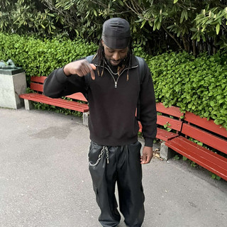 Mo Curb