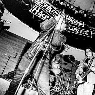 Estar roto nos hace invencibles poster