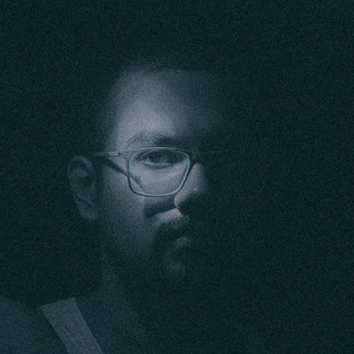 Mo