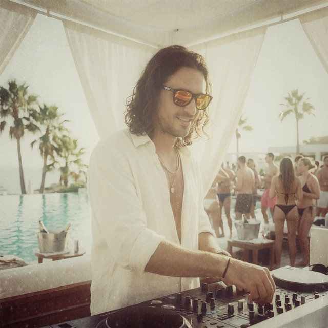 Poolside Pablo