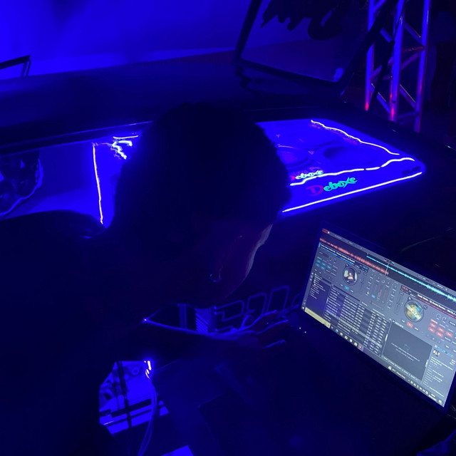 DJ SOUSA