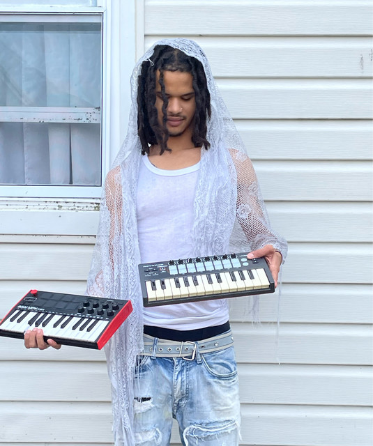 Trini Viv | Spotify