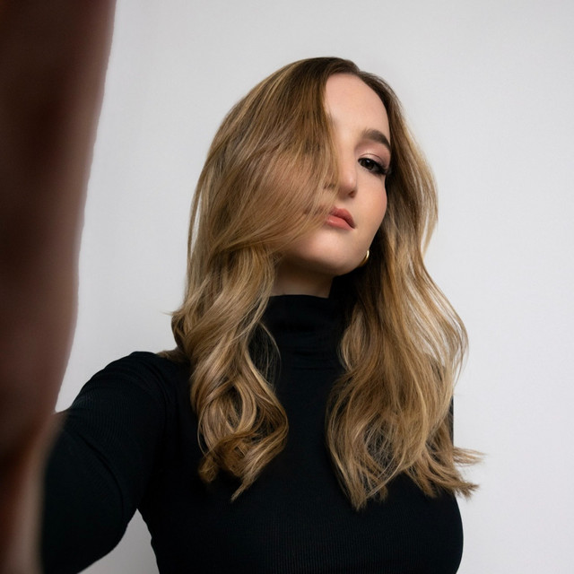 Eve Lauren image