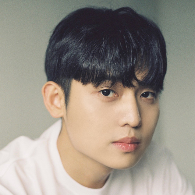 도우진 | Spotify