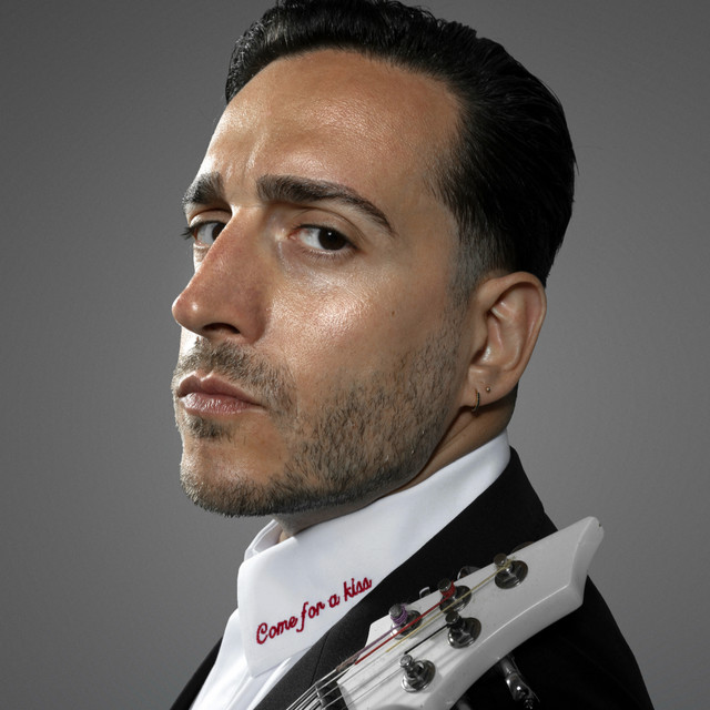 Mike Violinist