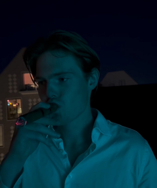 LEO S
