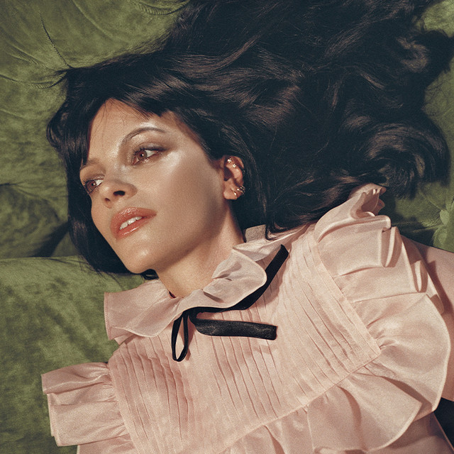 Lily Allen image