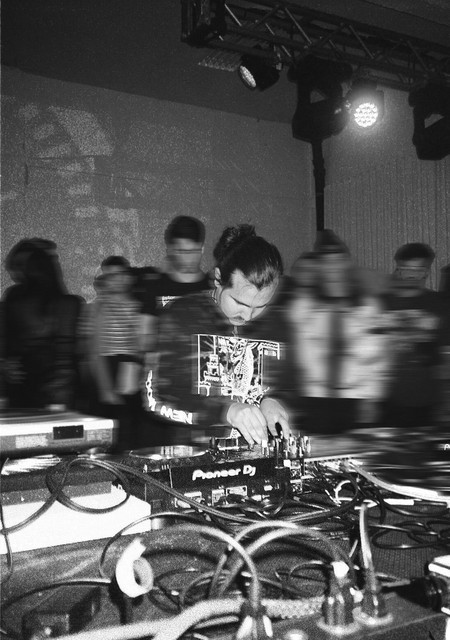 Nick León