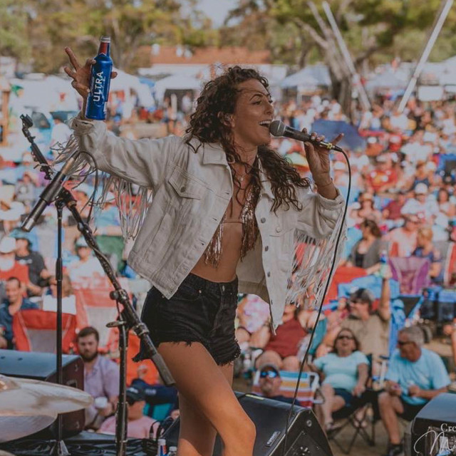 Angie Rey: genres, songs, analysis and similar artists - Chosic