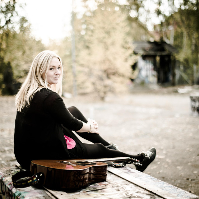 Anja Erika image