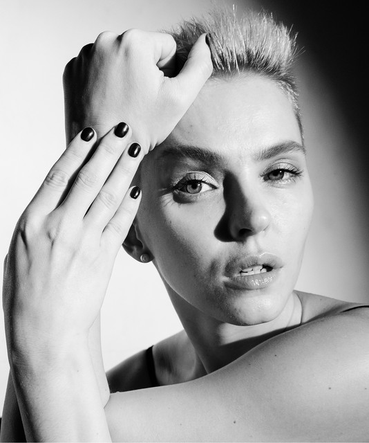 Ro Rocks | Spotify