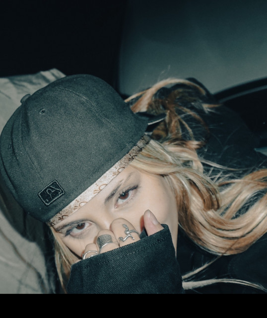 sArah image
