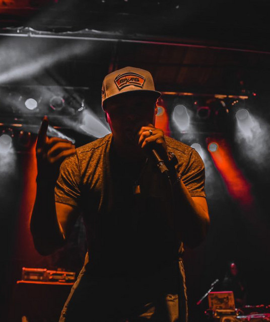 Ev Thompson: genres, songs, analysis and similar artists - Chosic