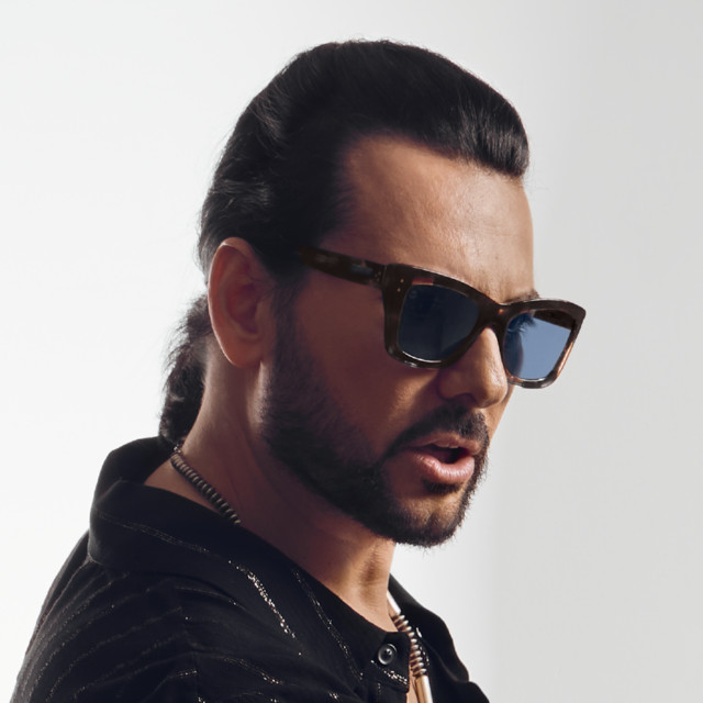 Beto Cuevas image