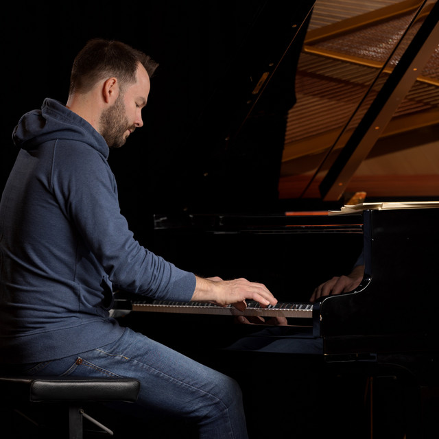 Mats Raynard | Spotify