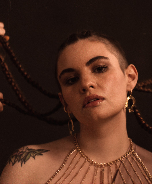 Shoo | Spotify