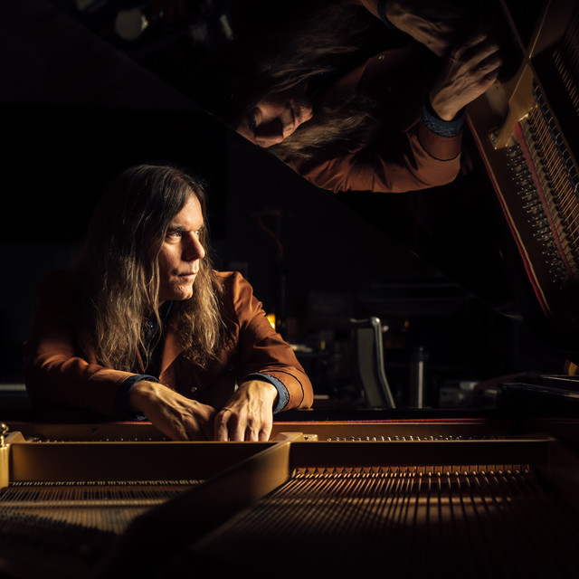 Graham Reynolds image