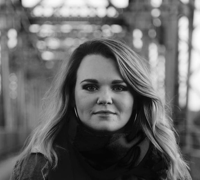 Lora MacLeod