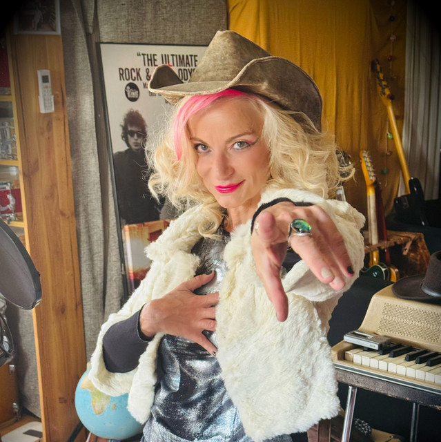 Susana Lois en el estudio de Chiloé Concha