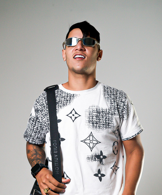 MC WESLEY DA V.V