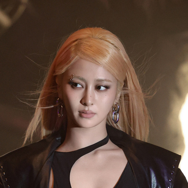 HUH YUNJIN