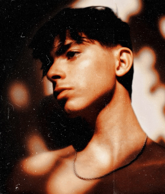 Dino Mateus Brown
