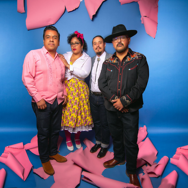 Artist "La Santa Cecilia" 05520207-5ffd-42d4-85ad-b0aaaaa03d2d on Tickeri