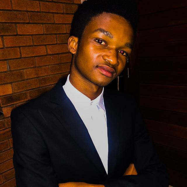 Lazzaross Uyasibusisa