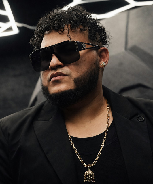 Artist "Yambar W" 3fbac671-2125-4202-affa-c711f1940038 on Tickeri