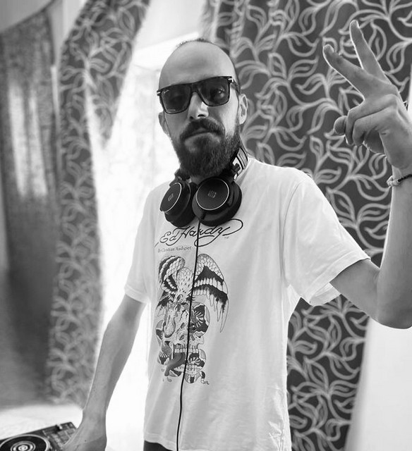 mostafa ryad: genres, songs, analysis and similar artists - Chosic