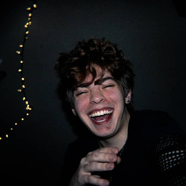 hugger | Spotify