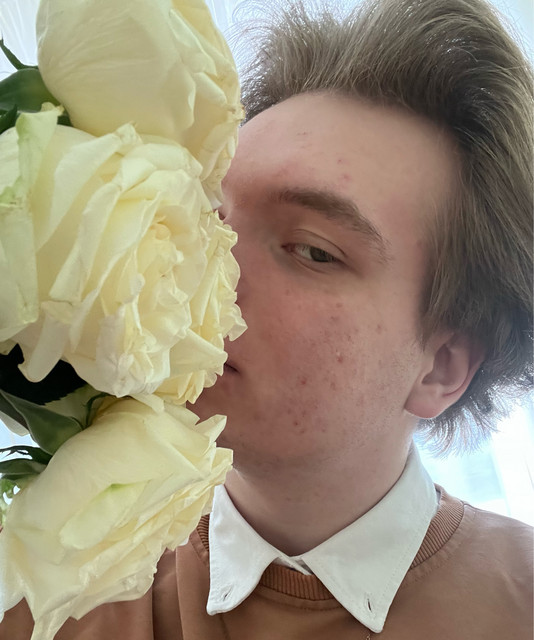 потворний Еліс