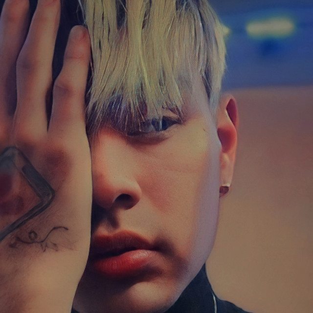 J.R Junior | Spotify