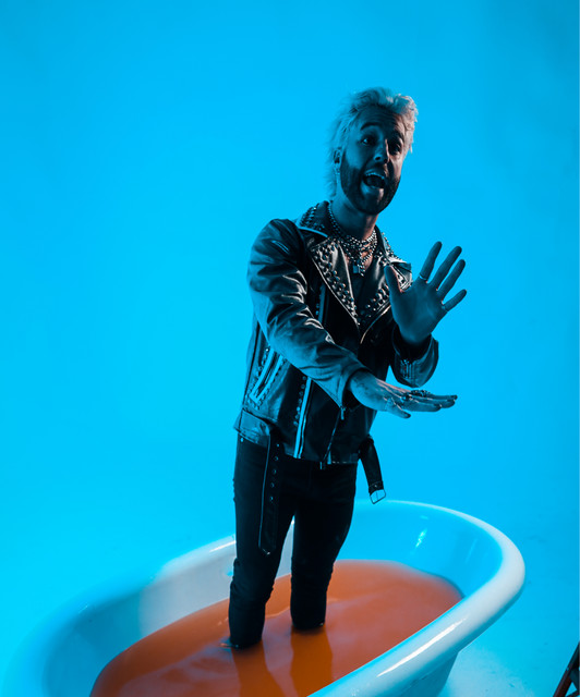 Sixfigure
