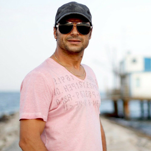 Alex Manari