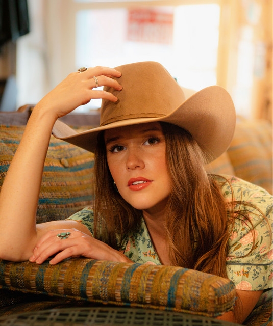 Gloria Anderson image