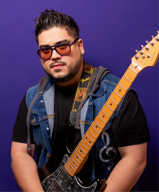 Manu Martinez image