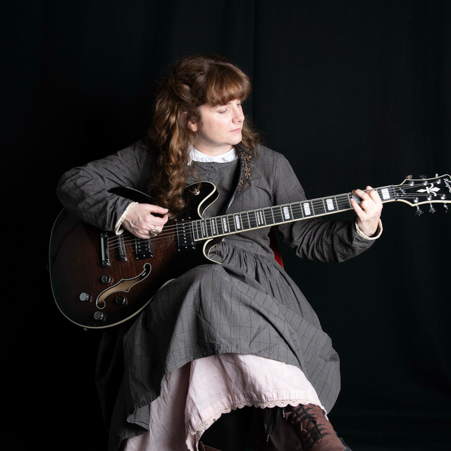 Ruth Lynne
