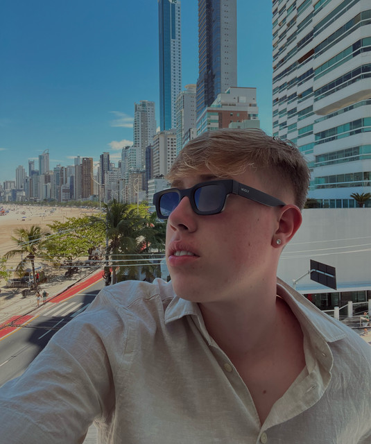 mc leozin pr
