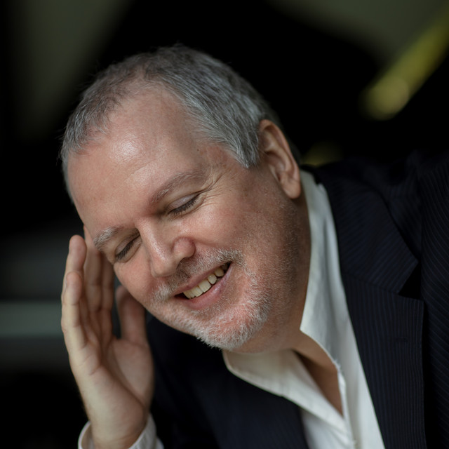 Niklas Sivelov image