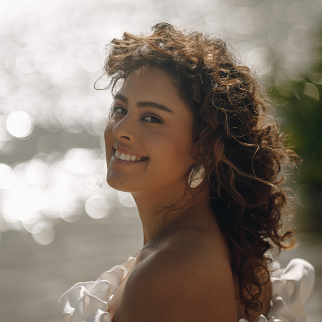 Dani Cruz image