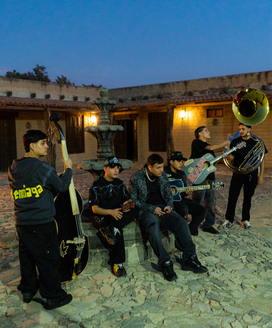 Los Chavalos De La Perla image