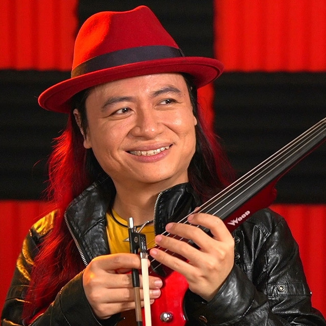 String Player Gamer