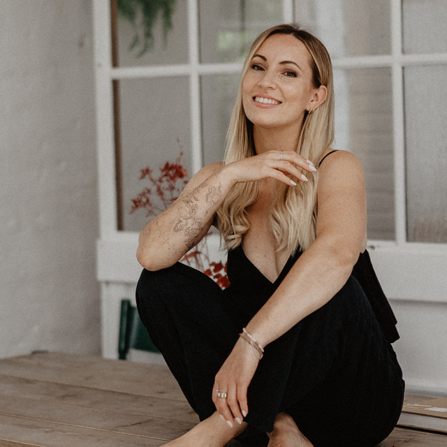 Miriam Nadine