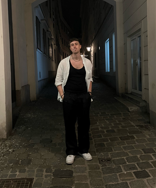 mo. | Spotify