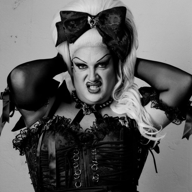 Estrella and The Dolls
