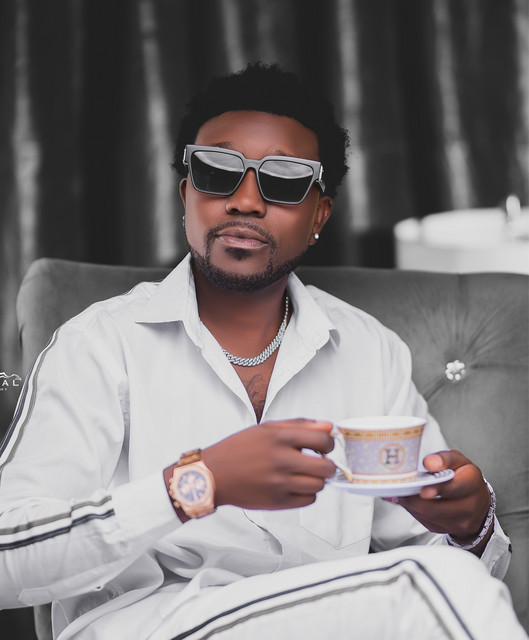 Zeze Kingston | Spotify