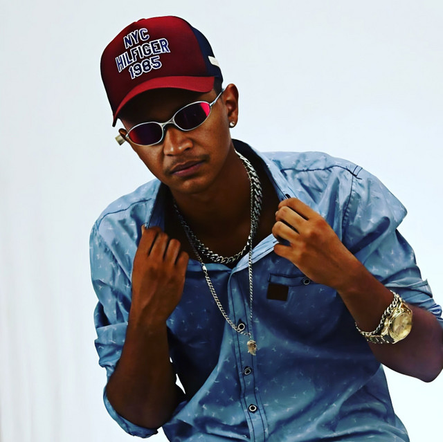 MC V.R | Spotify