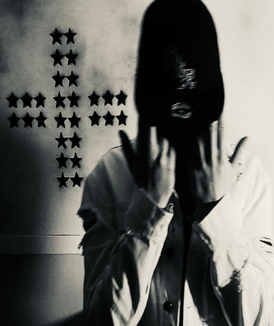 nhite